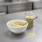 Подправка за риба с куркума и копър в купичка